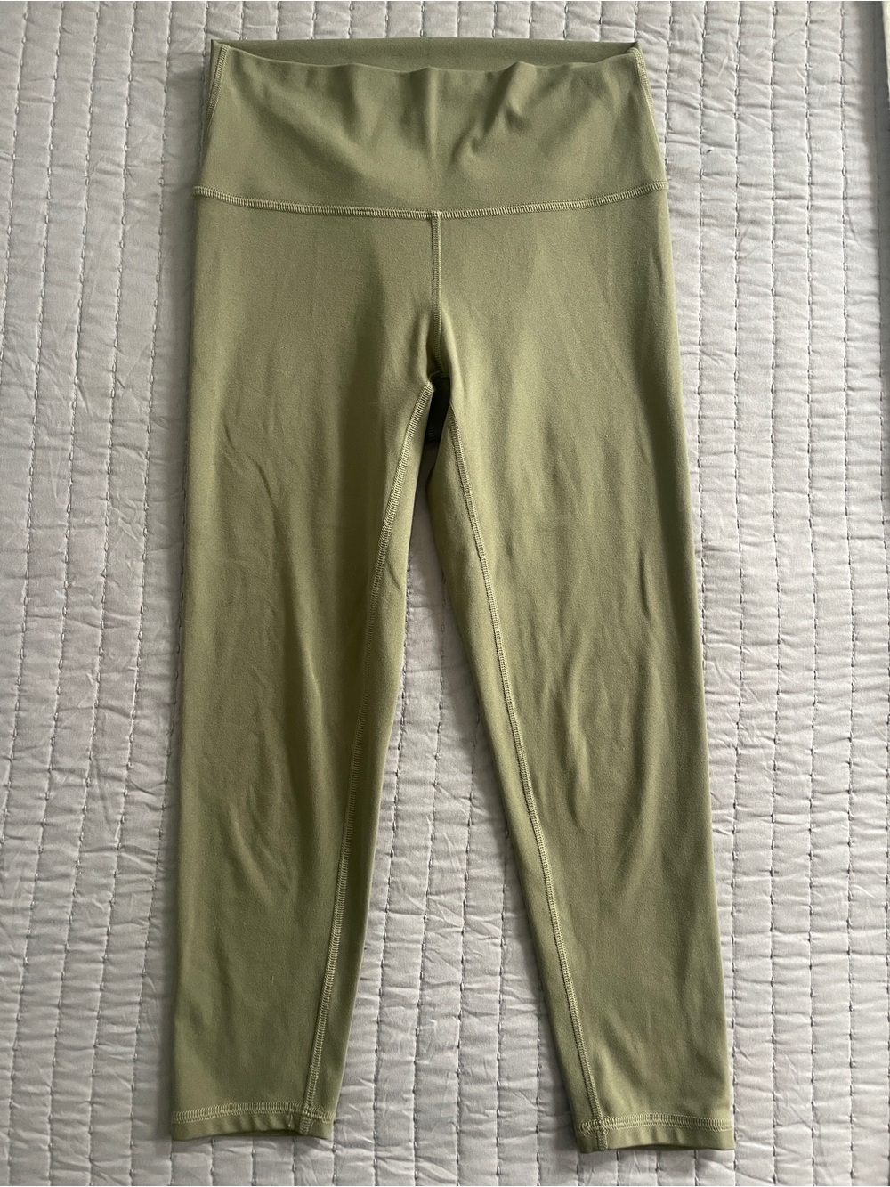 Fleo Low Rise Crop Leggings